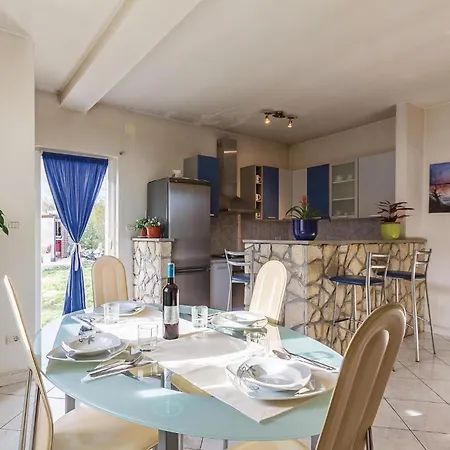 Beautiful In With Kitchen * Plomin
