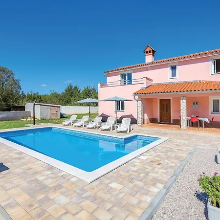 Holiday home Beautiful In With Kitchen Plomin